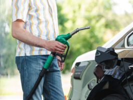 ZZP’ers opgelet: zo ben je minder tijd kwijt aan administratieve werkzaamheden! auto tanken